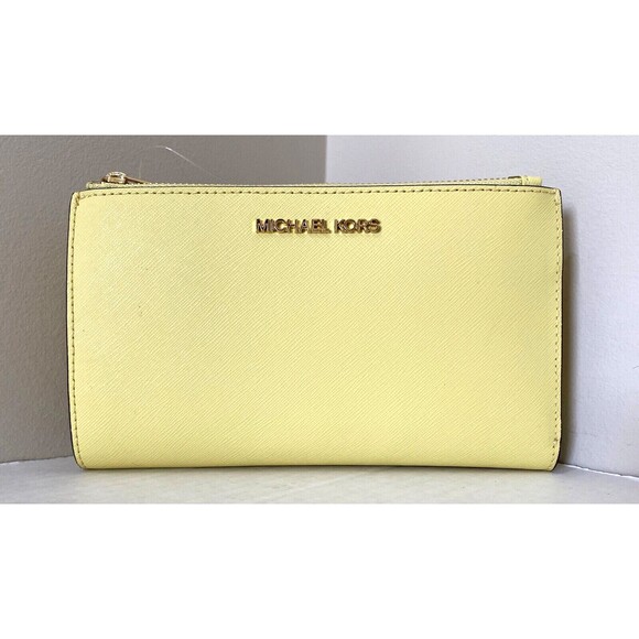 New Michael Kors Jet Set Travel Double zip wristlet Saffiano Leather Buttercup - Picture 1 of 6